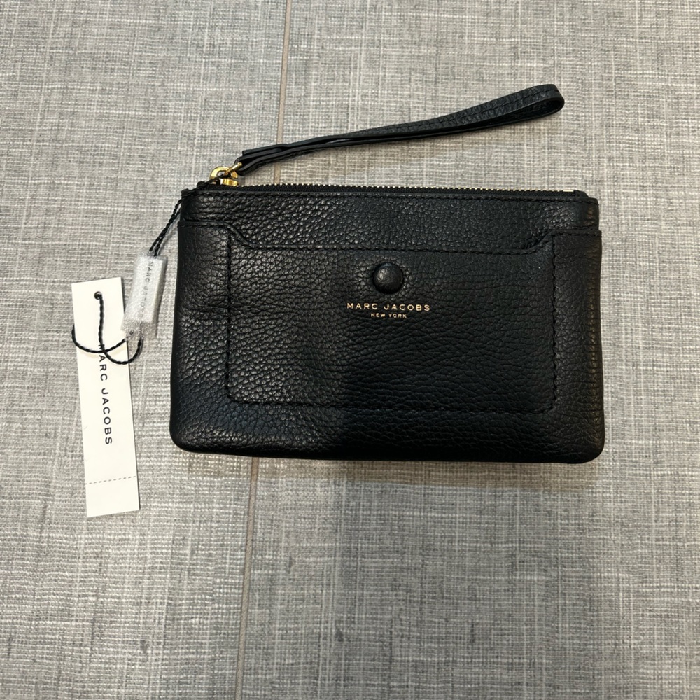 Marc Jacob’s leather wristlet. Black. NWT